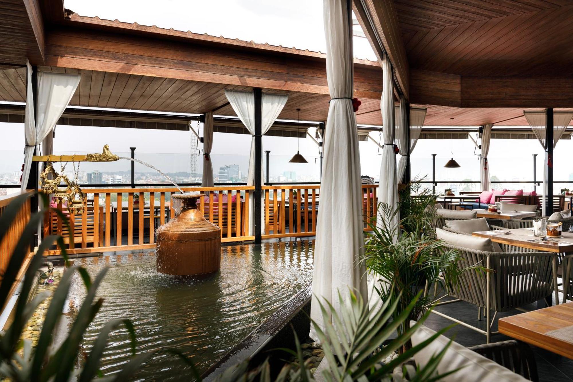 Hotel Ambassador By Ace Hotels Katmandu Kültér fotó