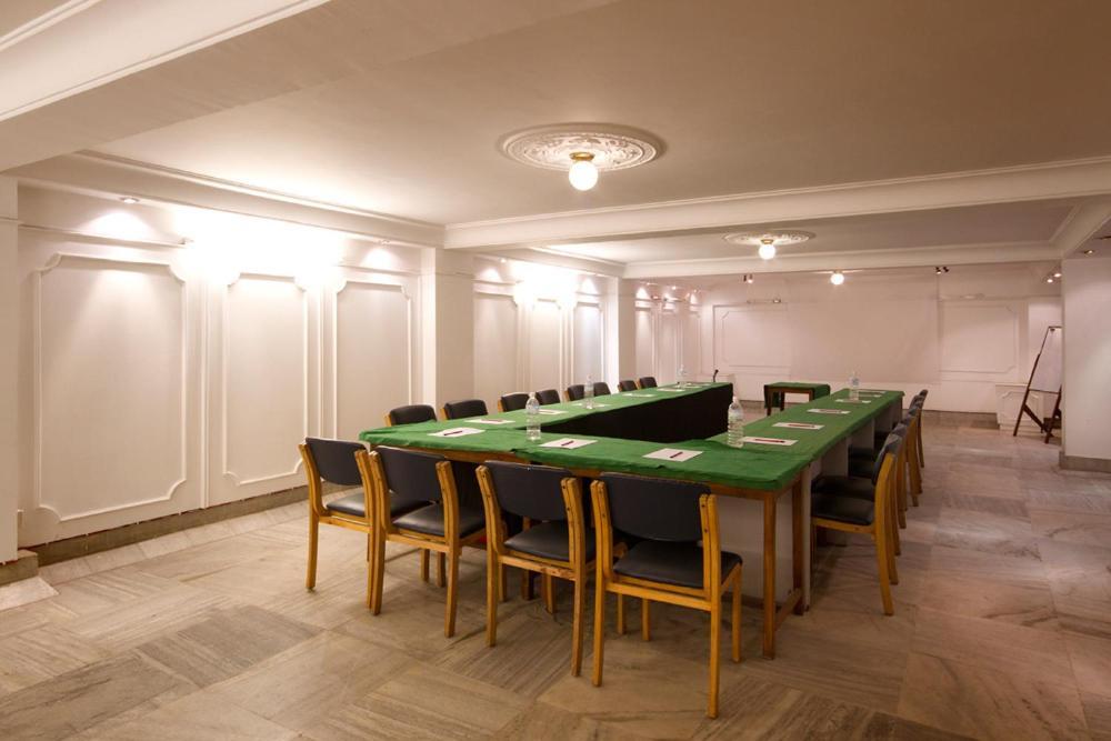 Hotel Ambassador By Ace Hotels Katmandu Kültér fotó